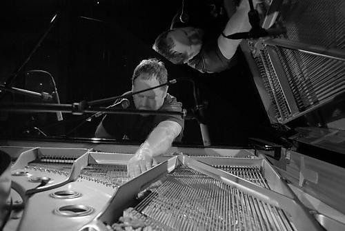 Pianist Thollem Mcdona live in Cherbourg France, photo by Benoit Foulon